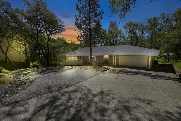 11892 Warbler Way, Penn Valley, CA 95946