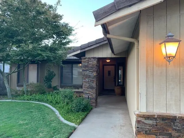 1242 River Bluff Drive, Oakdale, CA 95361 - Image #2