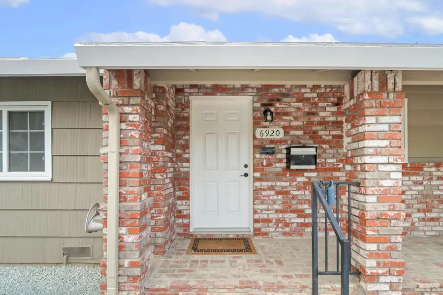 6920 Hogan Drive, Sacramento, CA 95822 - Image #2