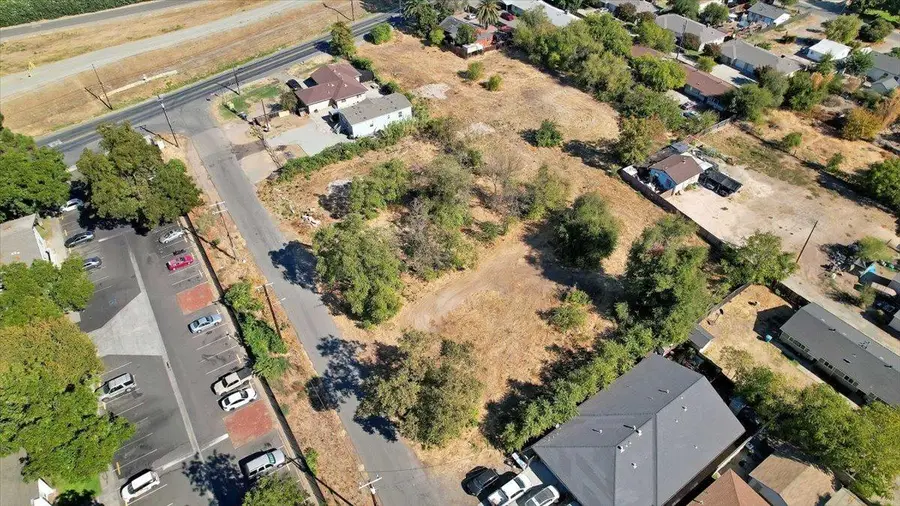 6207 Farrell Way, Linda, CA 95901 - #2