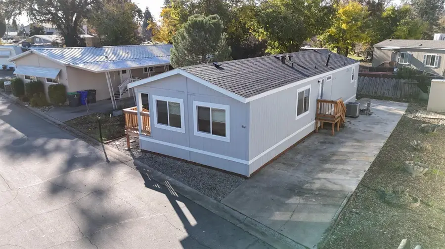 69 Casa Grande Dr, Red Bluff, CA 96080 - Image #2