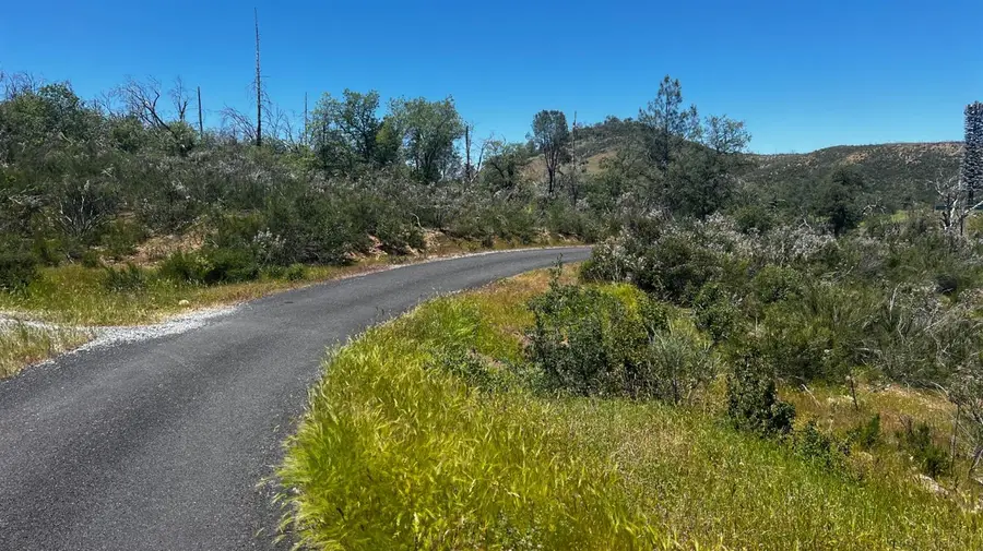 6360 Eagleview Drive, Mountain Ranch, CA 95255 - #2