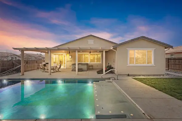 1708 Feathers Court, Hughson, CA 95326