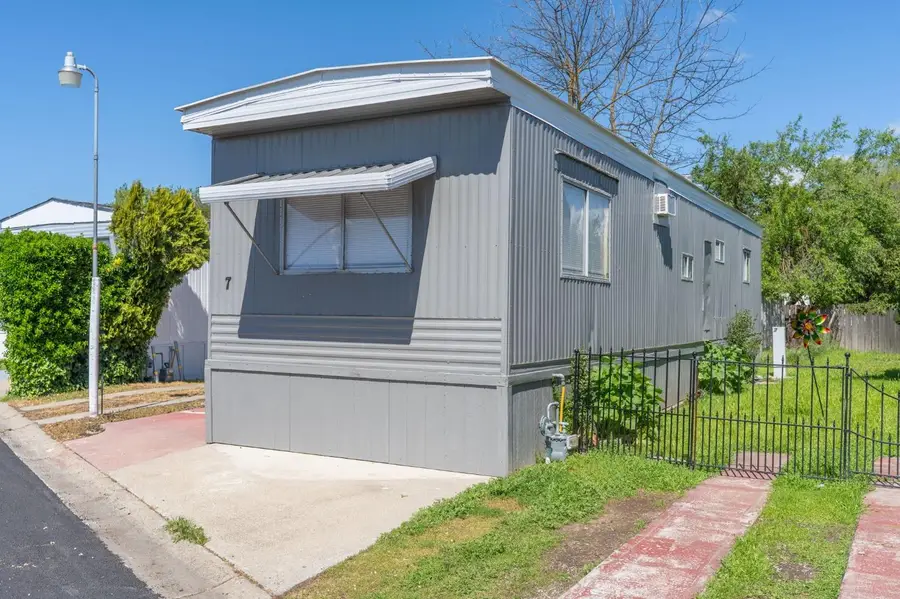 5835 Cherokee Road #7, Stockton, CA 95215 - Image #2