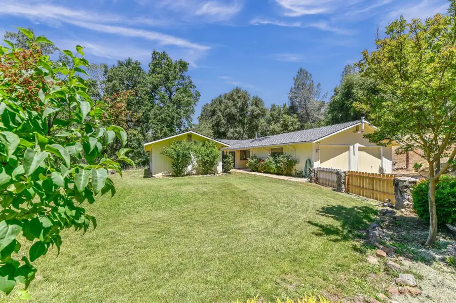1950 Appaloosa Way, Angels Camp, CA 95222 - Image #2