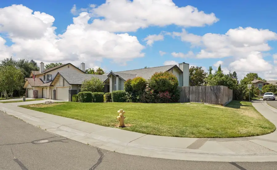 211 Wren Drive, Galt, CA 95632 - Image #2