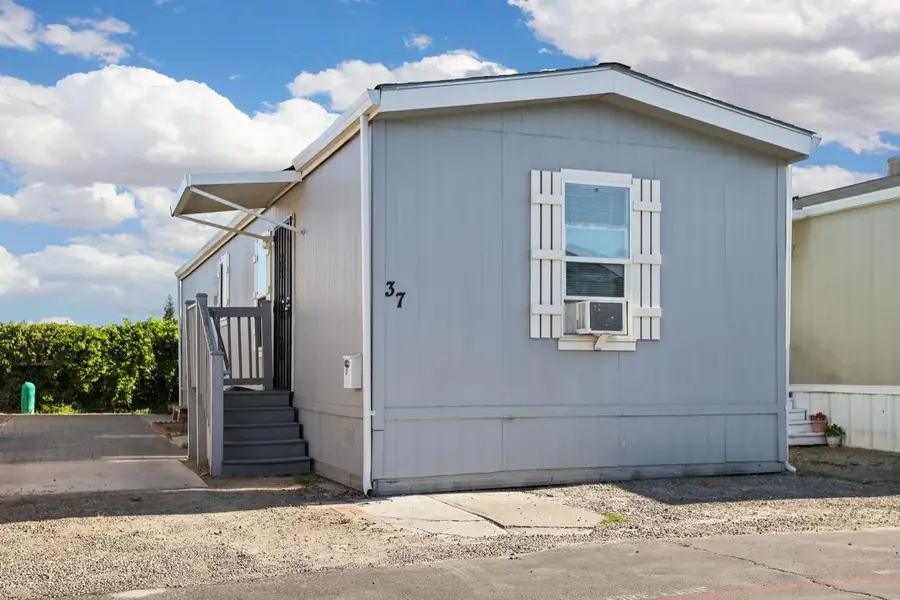 555 Moffat Blvd #37, Manteca, CA 95336 - Image #2