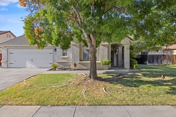 1576 Castle Way, Lemoore, CA 93245