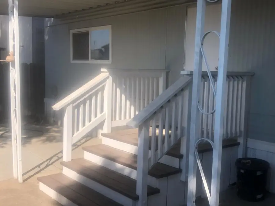 880 East F Street #A, Oakdale, CA 95361 - Image #2