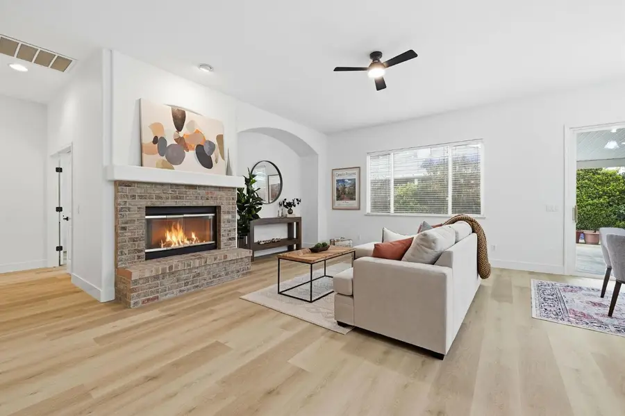 9523 Clarke Farms Road, Elk Grove, CA 95624 - Image #2