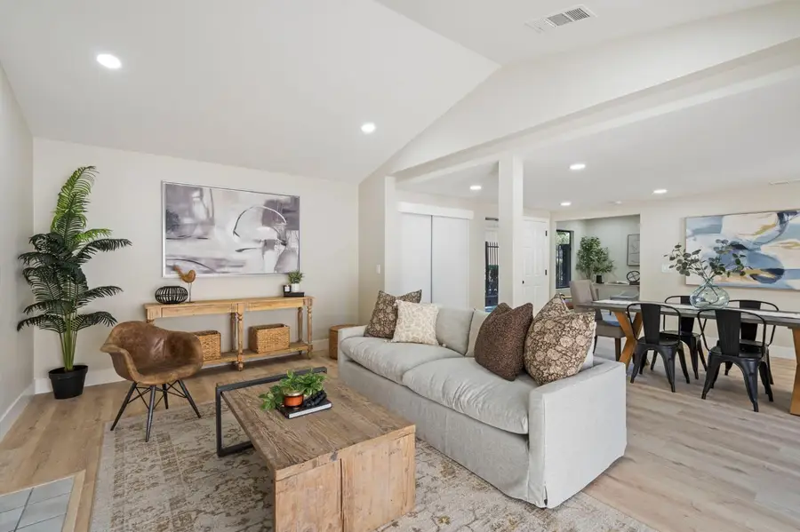 6894 Calvine Road, Sacramento, CA 95823 - Image #2