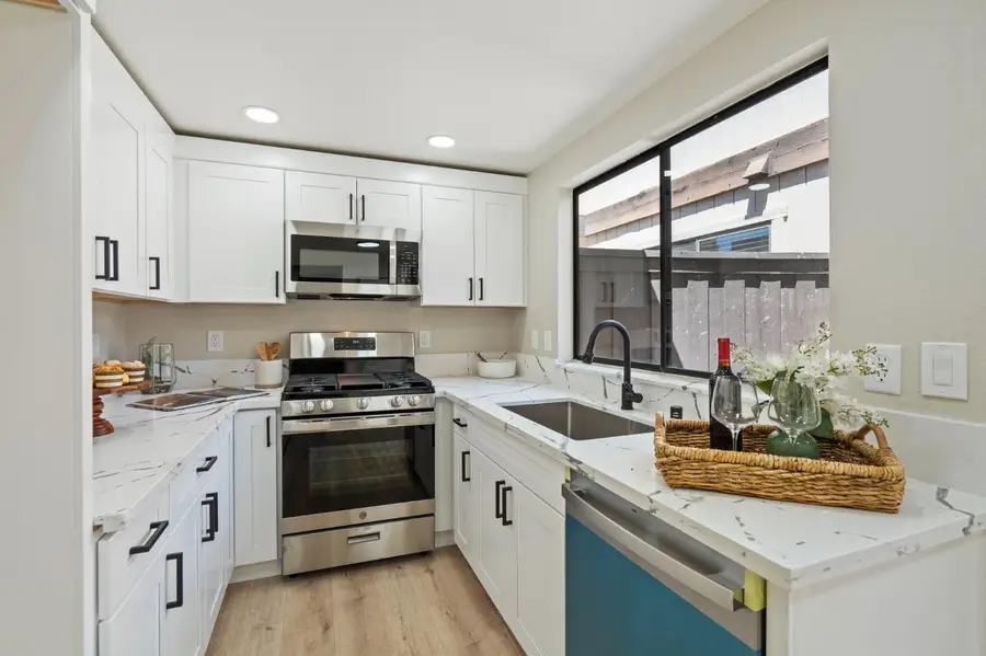 6894 Calvine Road, Sacramento, CA 95823 - Image #3