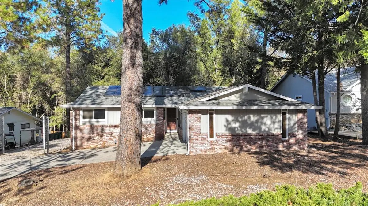 12739 Roadrunner Drive, Penn Valley, CA 95946 - Image #1