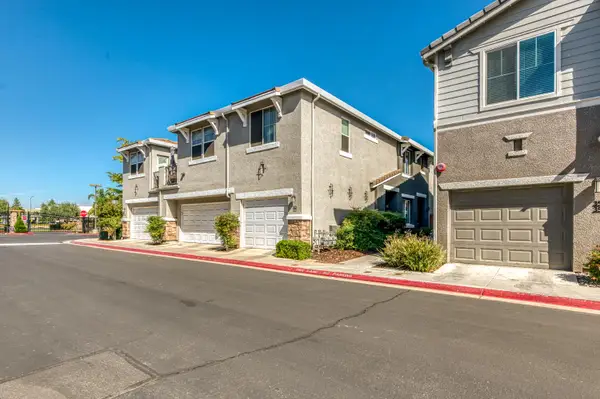 373 N Amedeo Lane #373, Clovis, CA 93611