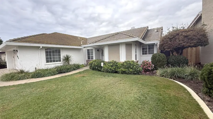 2024 Cartagena Drive, Yuba City, CA 95993 - Image #2