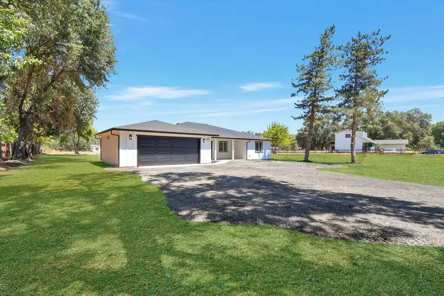 17809 Lasso Loop, Penn Valley, CA 95946 - Image #2