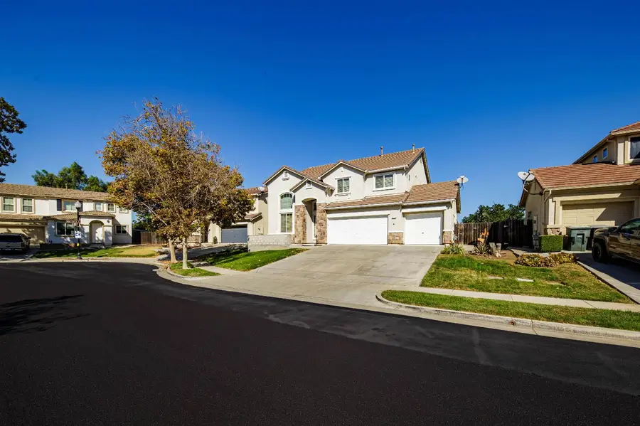 1373 Cougar Creek Drive, Patterson, CA 95363 - Image #2