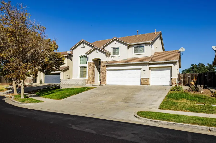 1373 Cougar Creek Drive, Patterson, CA 95363 - Image #3