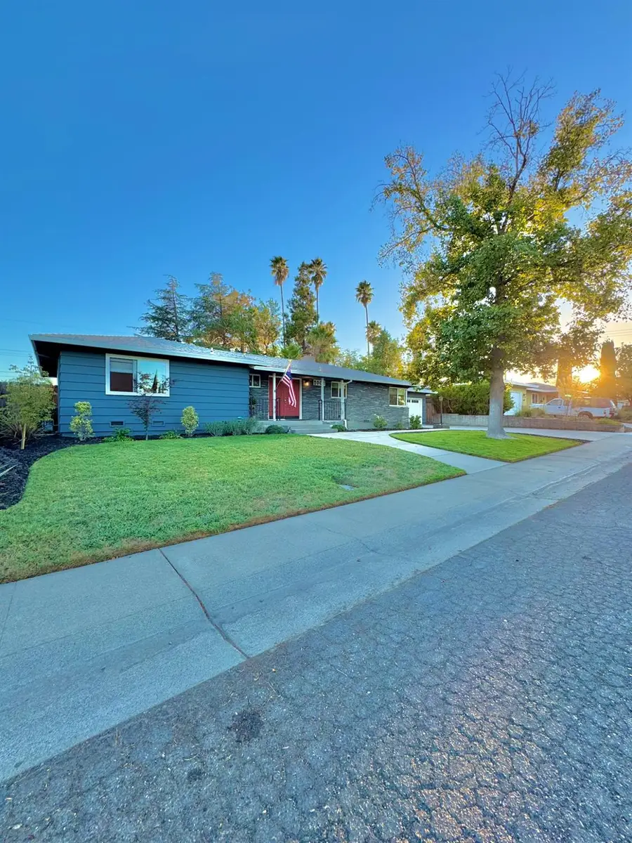 2008 Santa Lucia Way, Carmichael, CA 95608 - Image #2