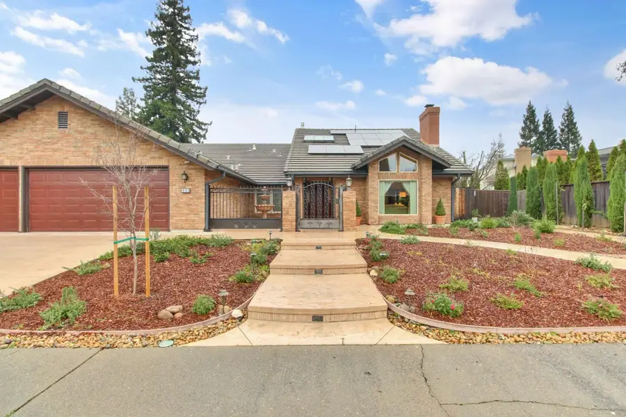 9153 Shady Hollow Way, Fair Oaks, CA 95628 - Image #2