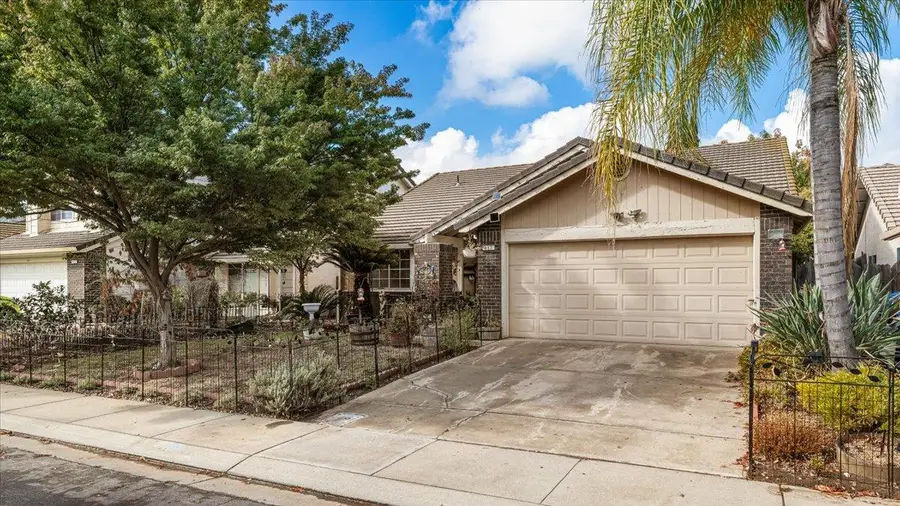 417 Mid Pines Way, Modesto, CA 95354 - Image #2