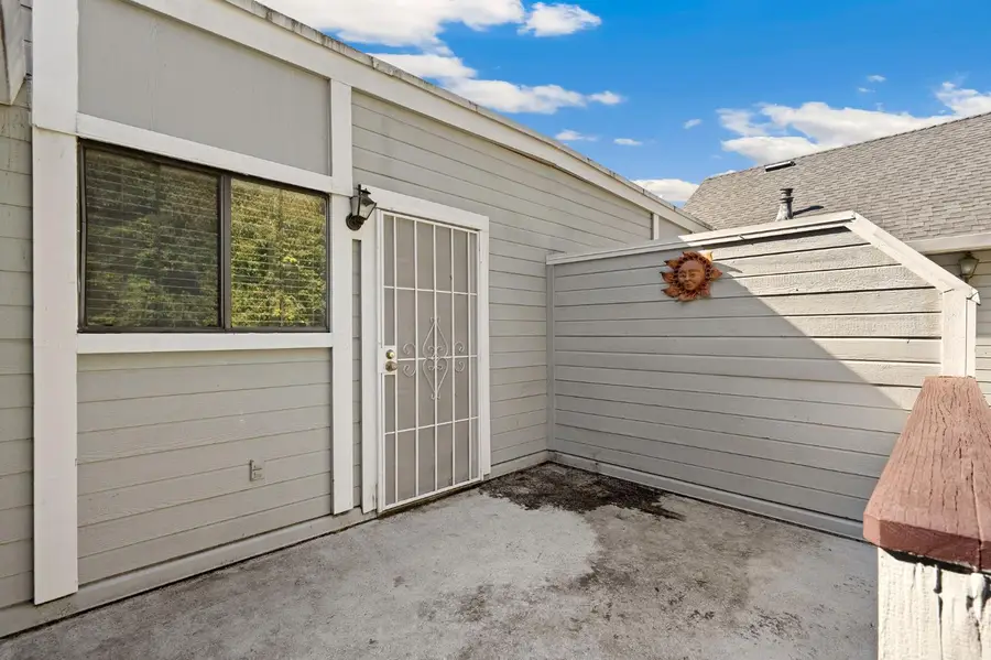 7401 Auburn Oaks Court #V, Citrus Heights, CA 95621 - Image #3
