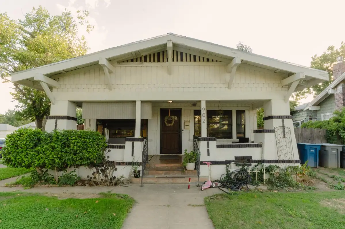 902 W 20th Street, Merced, CA 95340 - #1