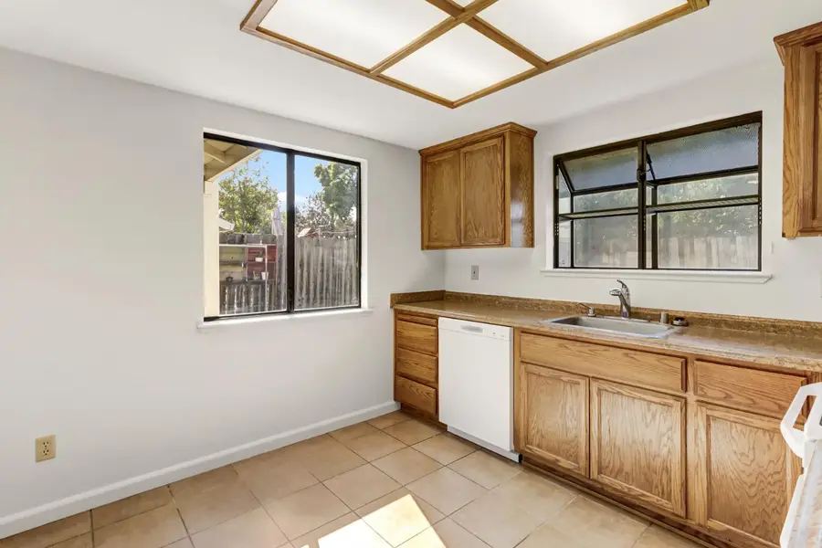 9407 Aizenberg Circle, Elk Grove, CA 95624 - Image #3