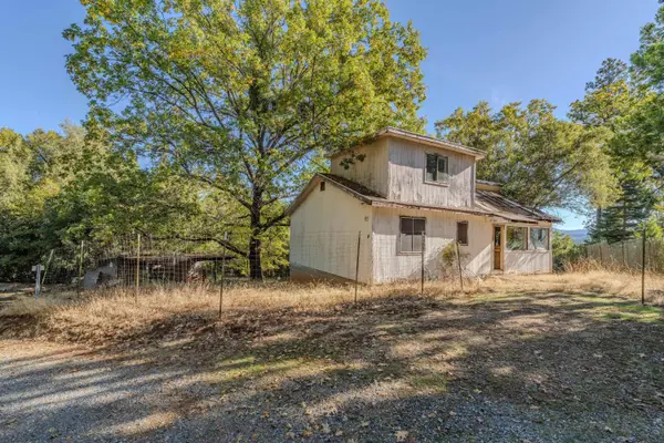 617 Loop Dr, Glencoe, CA 95232