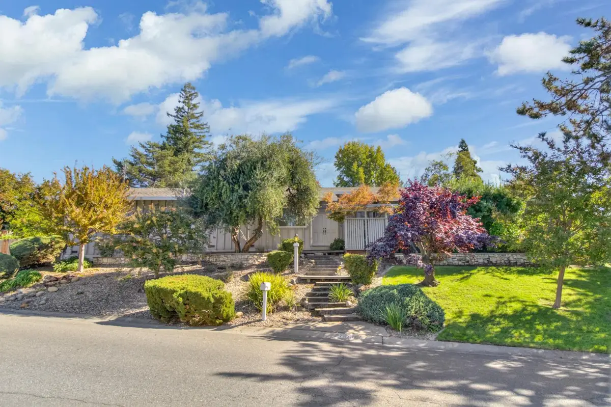 7825 Greenridge Way, Fair Oaks, CA 95628 - Image #1