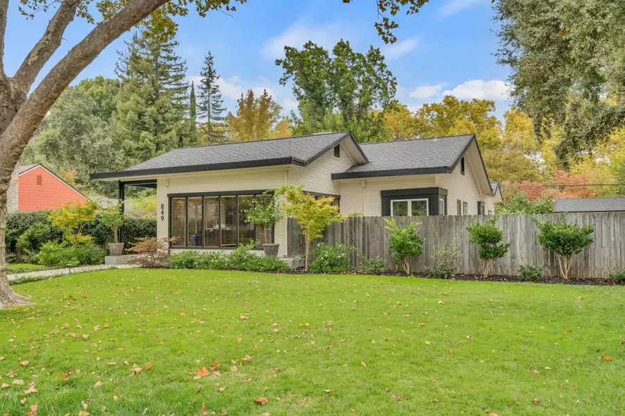 849 8th Avenue, Sacramento, CA 95818 - Image #2