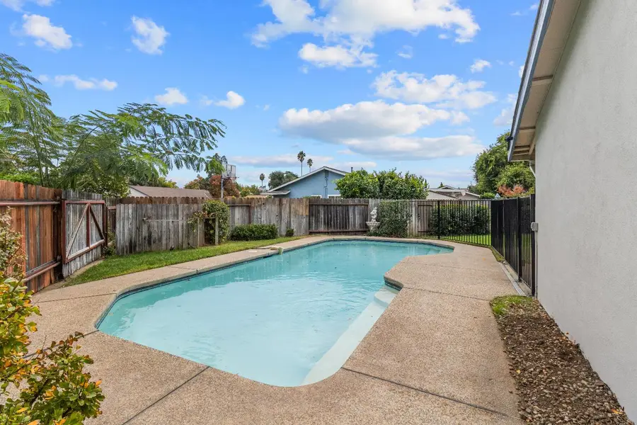 2570 Warrego Way, Sacramento, CA 95826 - Image #2