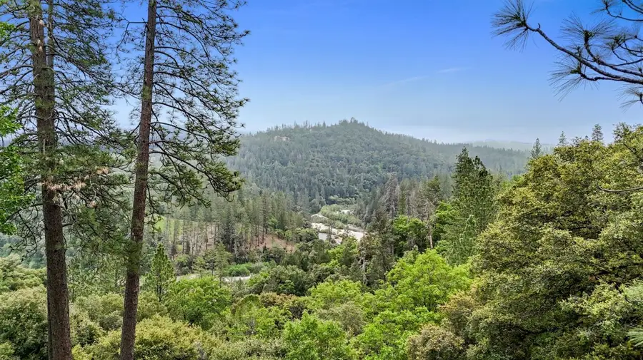 20059 Bear Ridge Road, Grass Valley, CA 95949 - Image #2