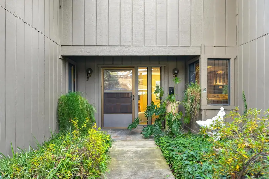 8406 Arbutus Way, Fair Oaks, CA 95628 - Image #3