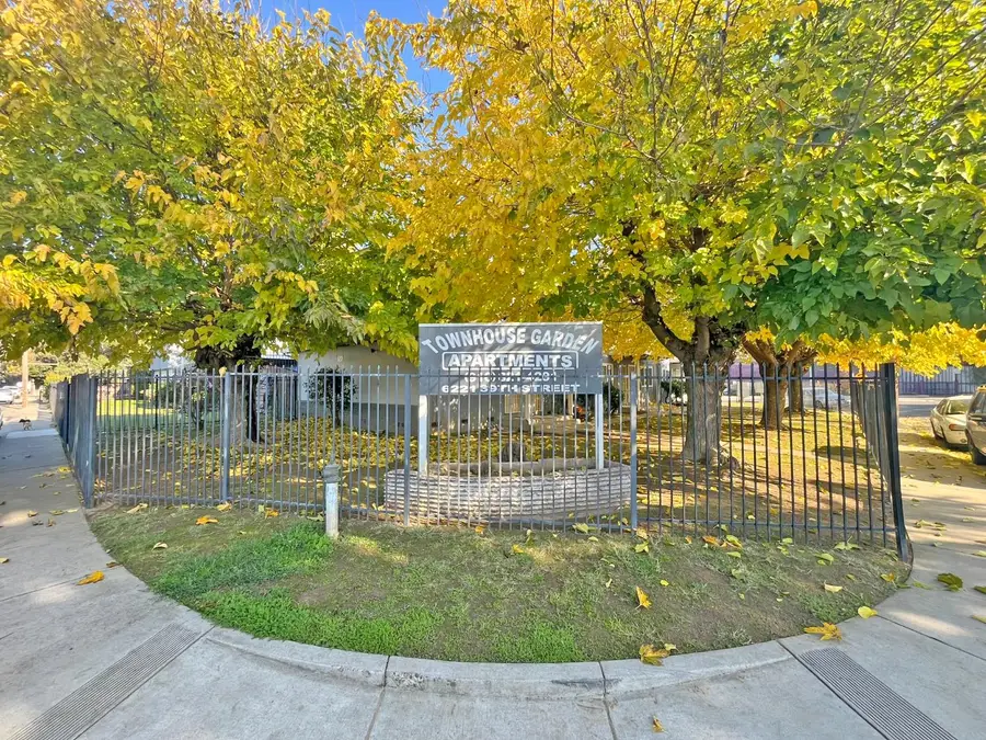 6221 39th Street, Sacramento, CA 95824 - #2