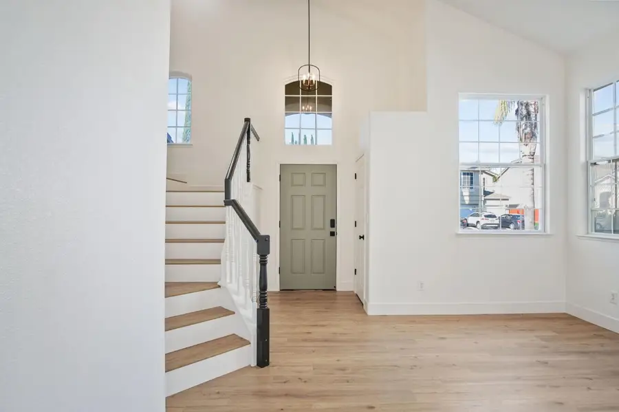 1148 Silver Brook Place, Manteca, CA 95337 - Image #2