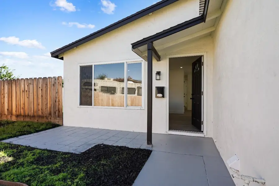 834 Del Monte Court, Manteca, CA 95336 - Image #2