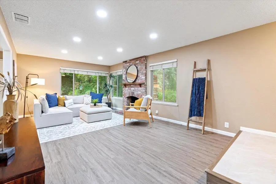 6913 Navarro Court, Citrus Heights, CA 95621 - Image #2