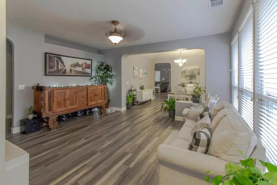 2816 Cornelius Way, Elk Grove, CA 95758 - Image #2