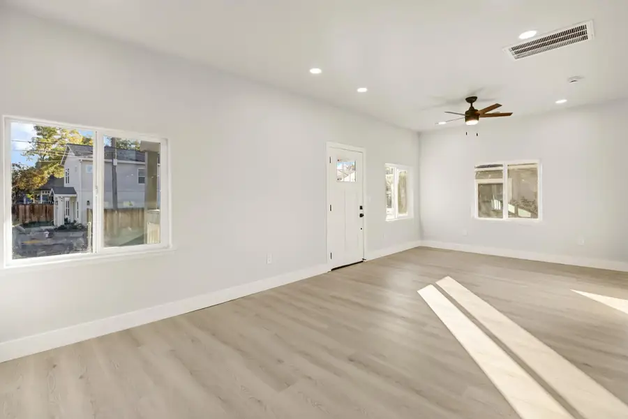 3989 Broadway, Sacramento, CA 95817 - Image #3