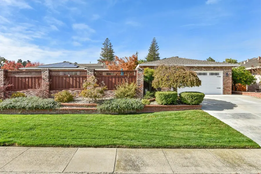 6284 Fordham Way, Sacramento, CA 95831 - Image #2