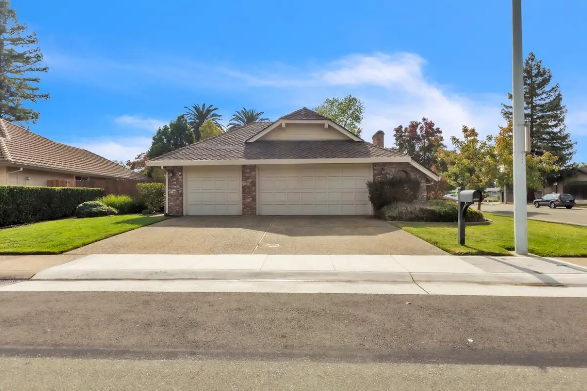 1046 Kensington Drive, Roseville, CA 95661 - Image #1