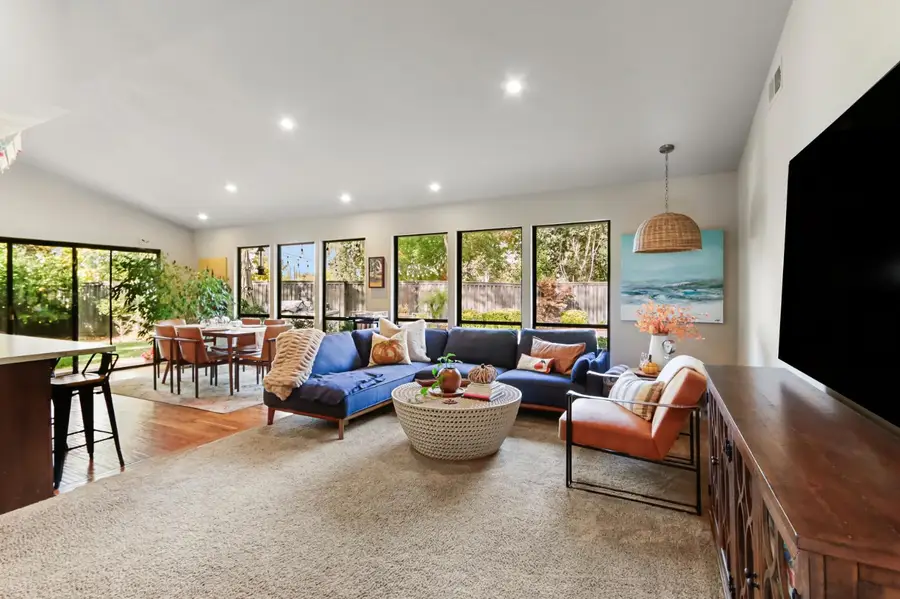 3328 Oak Stream Court, Carmichael, CA 95608 - Image #3