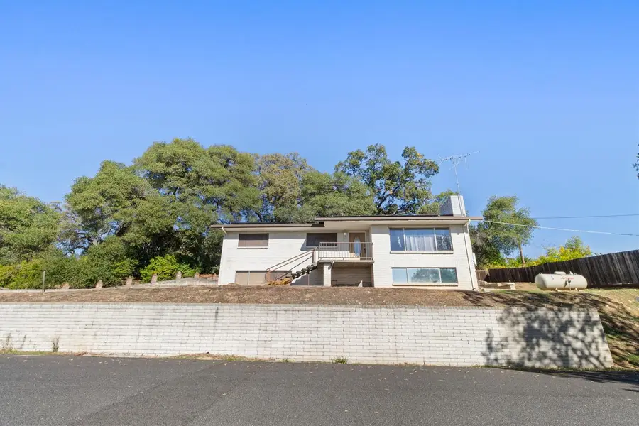 597 Amador Avenue, Angels Camp, CA 95222 - Image #2