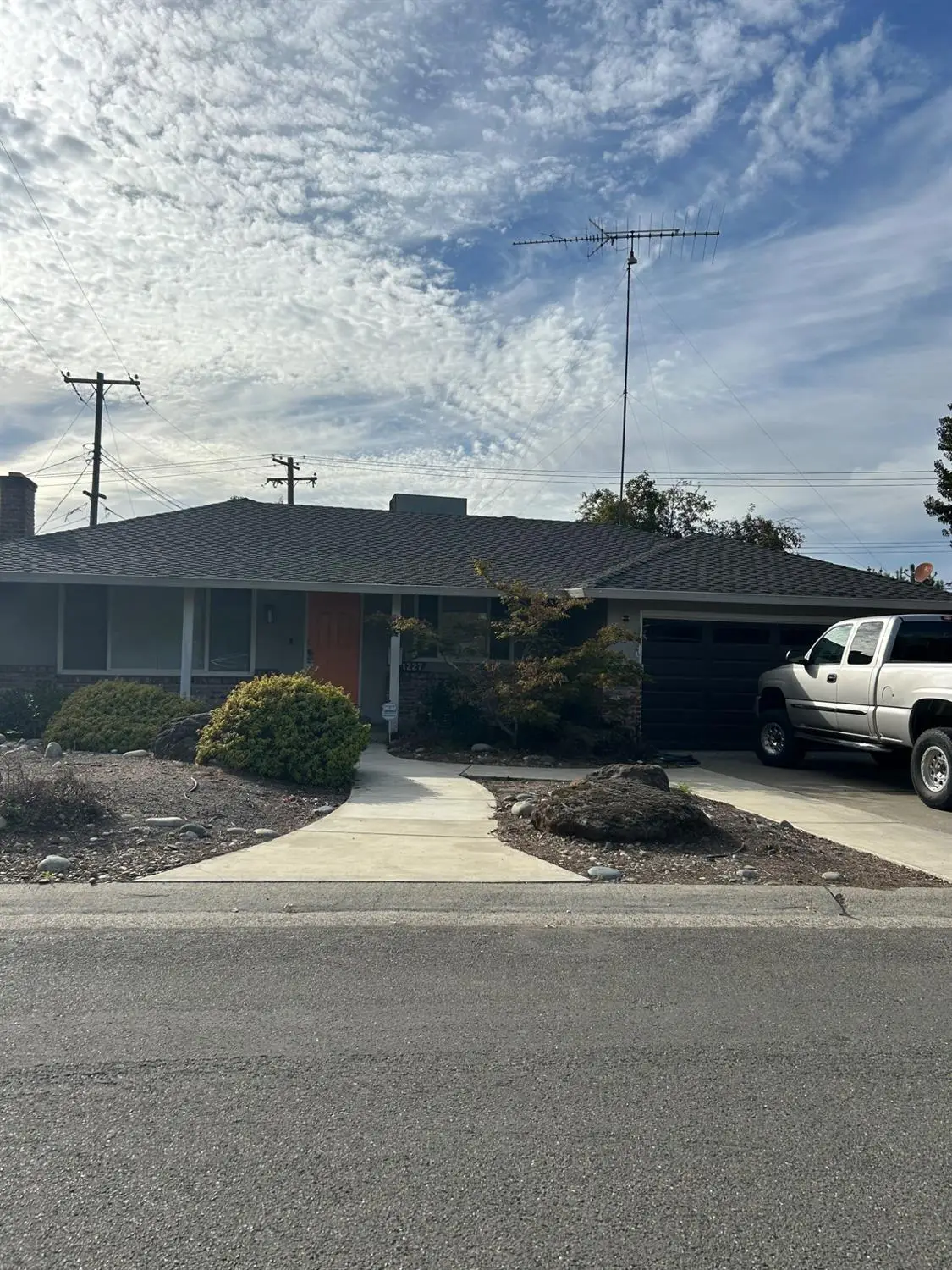 1227 Noonan Drive, Sacramento, CA 95822 - Image #1