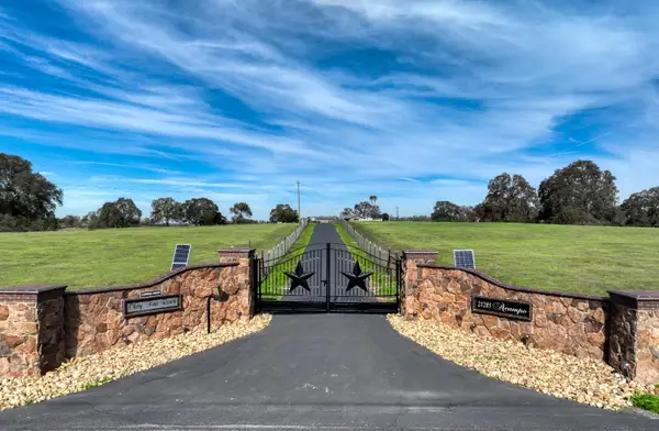 21285 E Acampo Rd, Clements, CA 95227