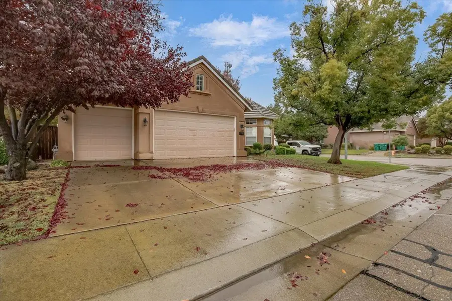921 Golden Oak Drive, Lodi, CA 95242 - Image #2