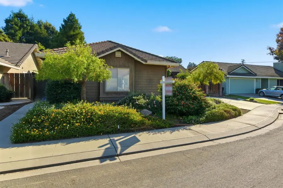 404 Montrose Court, Modesto, CA 95355 - Image #2