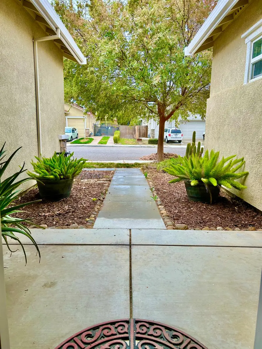 317 Northampton Way, Newman, CA 95360 - Image #2