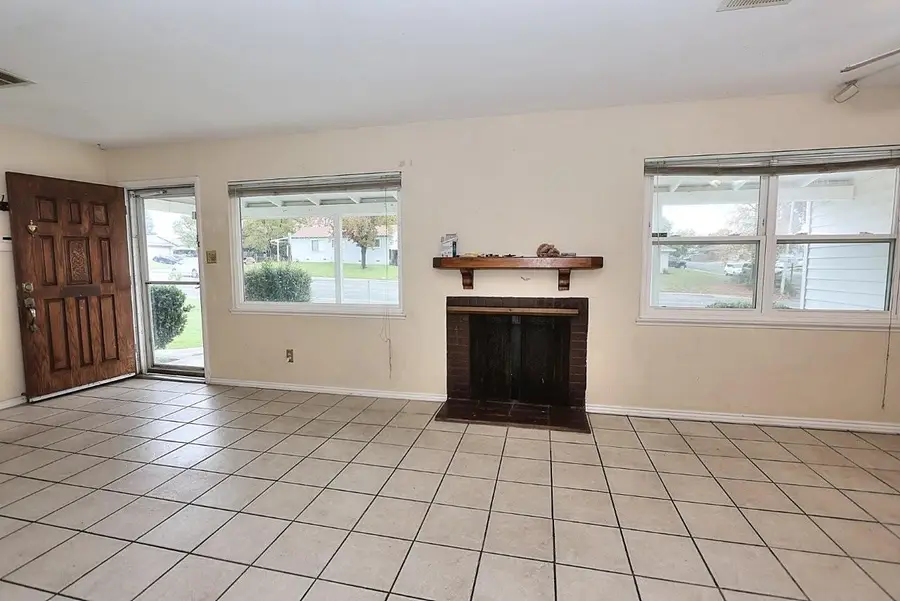 4045 Don Julio Boulevard, North Highlands, CA 95660 - Image #2